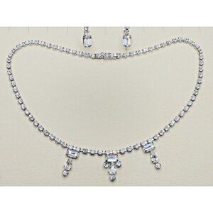 Vintage Elegant Rhinestone Necklace and Earrings Set Unsigned Beauty
